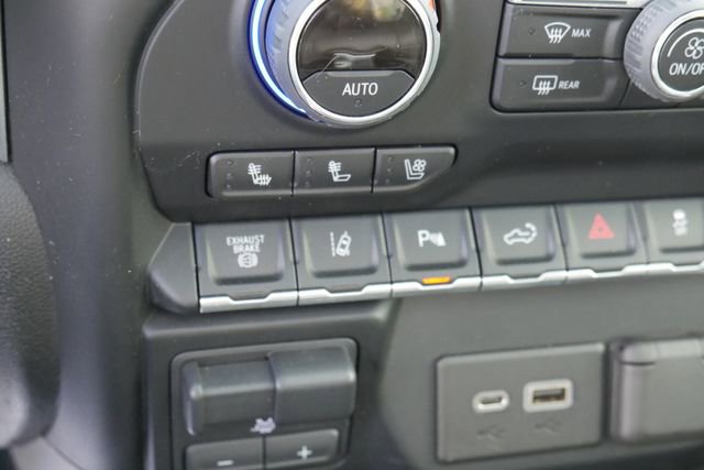 Used 2020 Chevrolet Silverado 2500 LTZ w/ LTZ Premium Package image 5