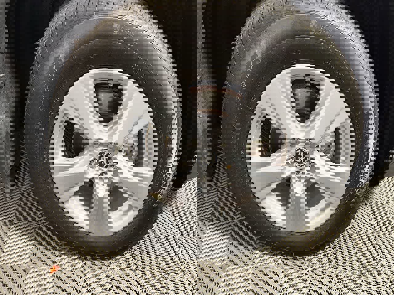 Used 2024 Toyota RAV4 XLE w/ Convenience Package AWD/4WD image 10