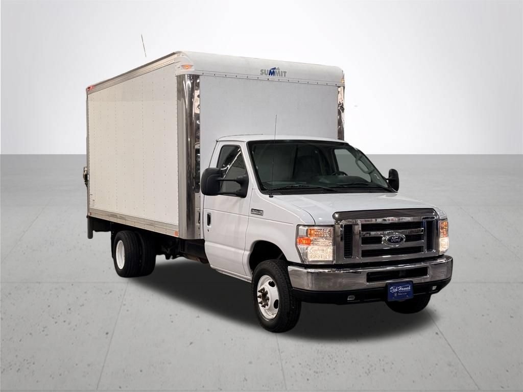 Used 2016 Ford E-450 and Econoline 450 Super Duty w/ Power Windows & Locks Group RWD image 7