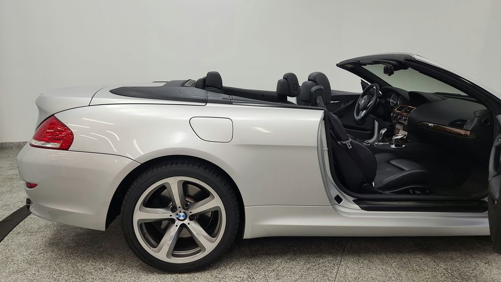 Used 2010 BMW 650i Convertible RWD image 35