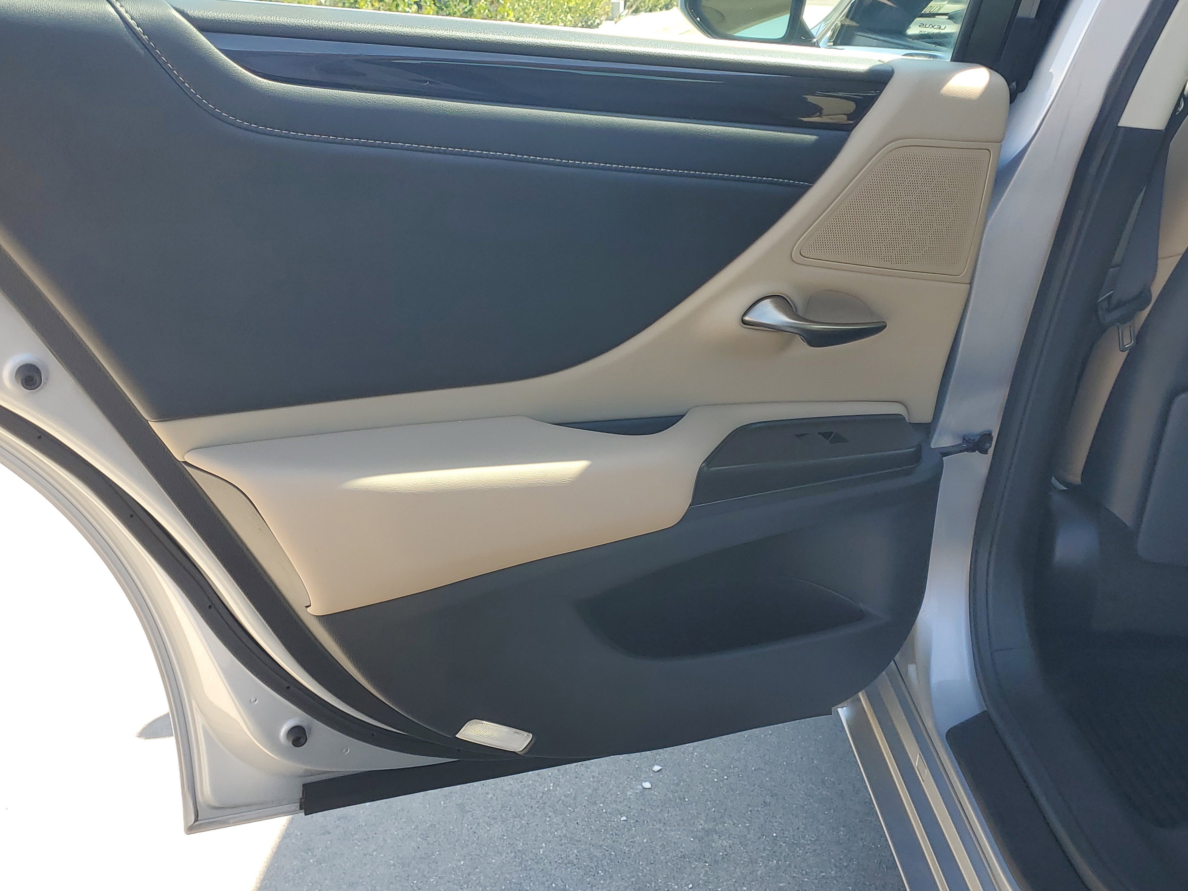 Used 2019 Lexus ES 350 w/ Premium Package FWD image 12