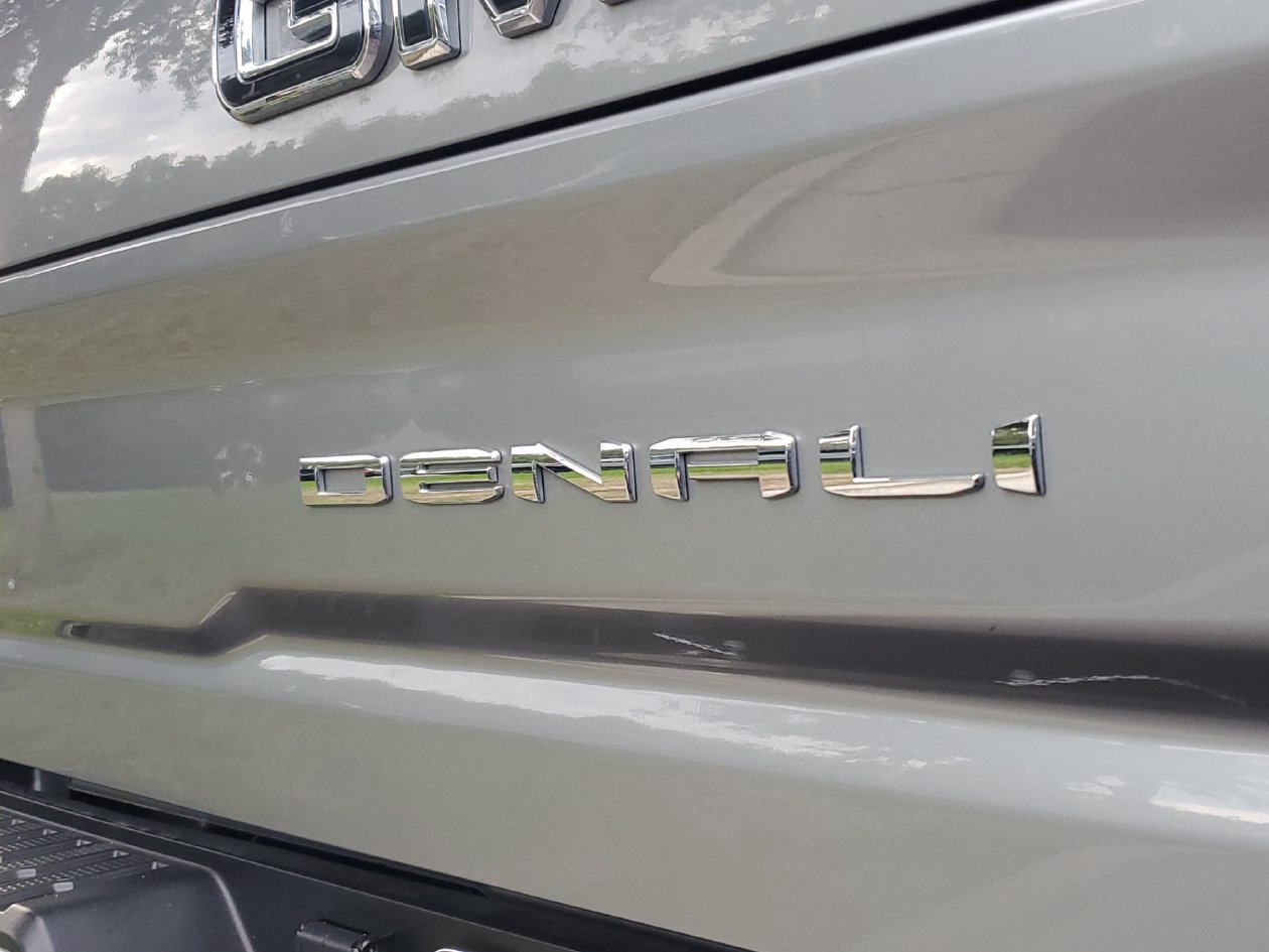 Used 2024 GMC Sierra 2500 Denali Ultimate AWD/4WD image 8