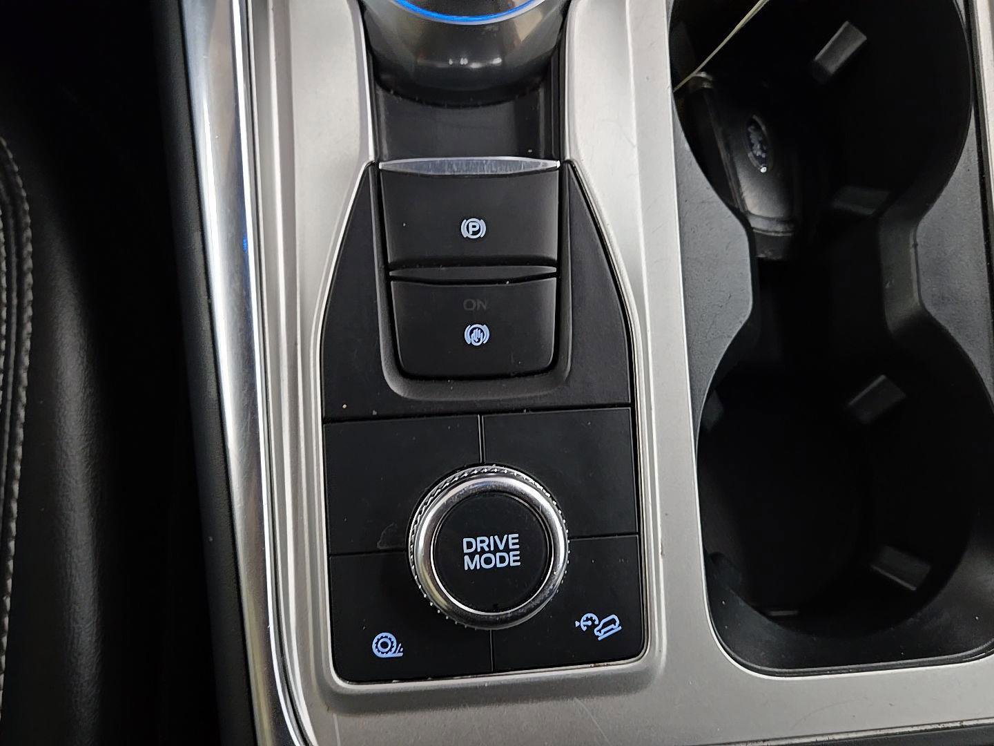 Used 2023 Ford Explorer XLT image 6