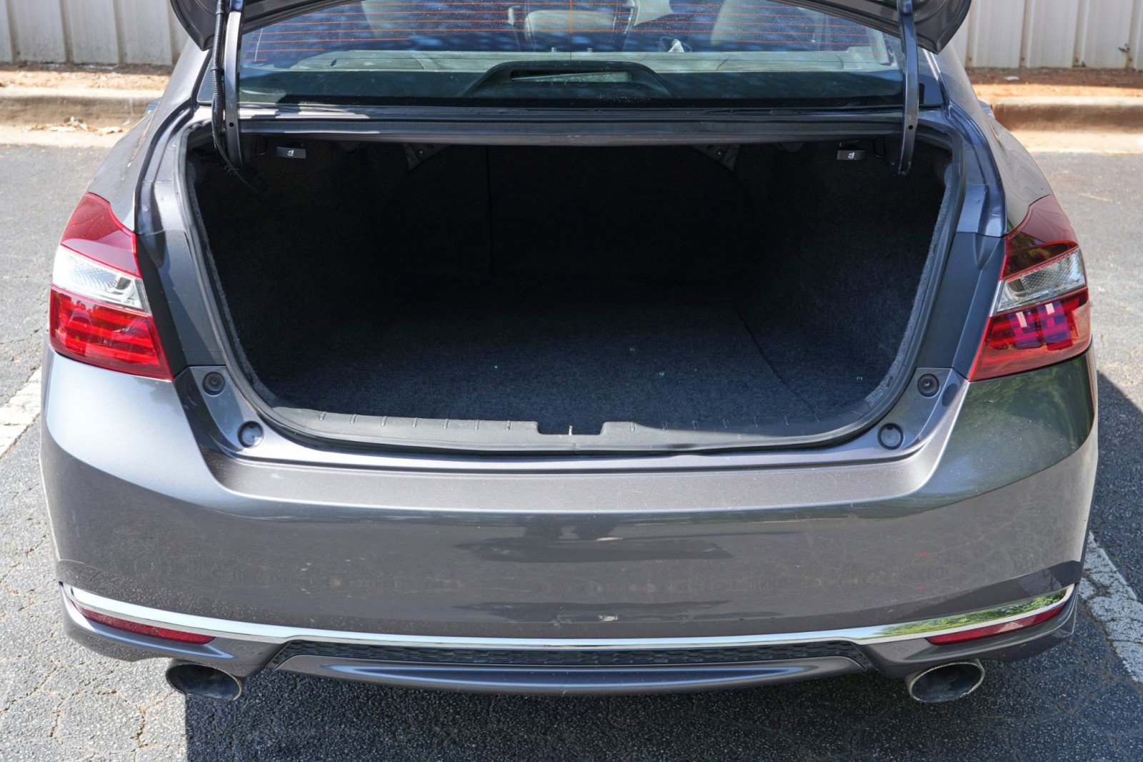 Used 2017 Honda Accord Sport image 9