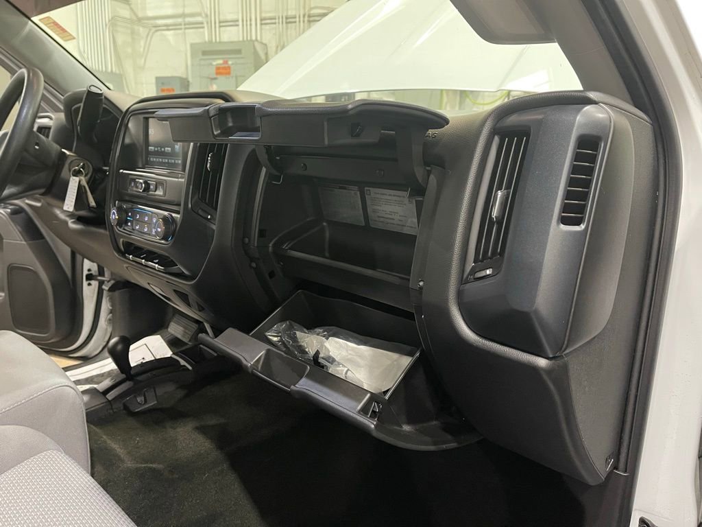 Used 2017 Chevrolet Silverado 1500 Custom w/ Custom Convenience Package image 8