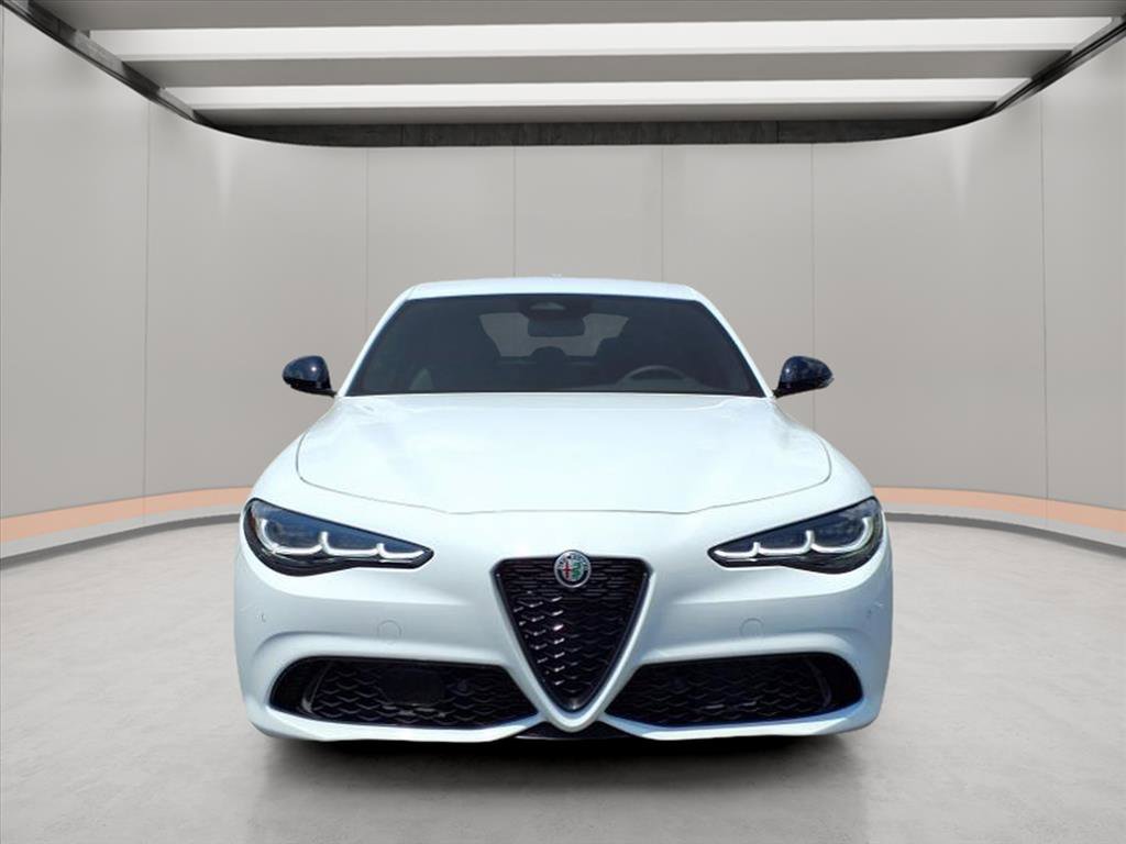 New 2025 Alfa Romeo Giulia image 2