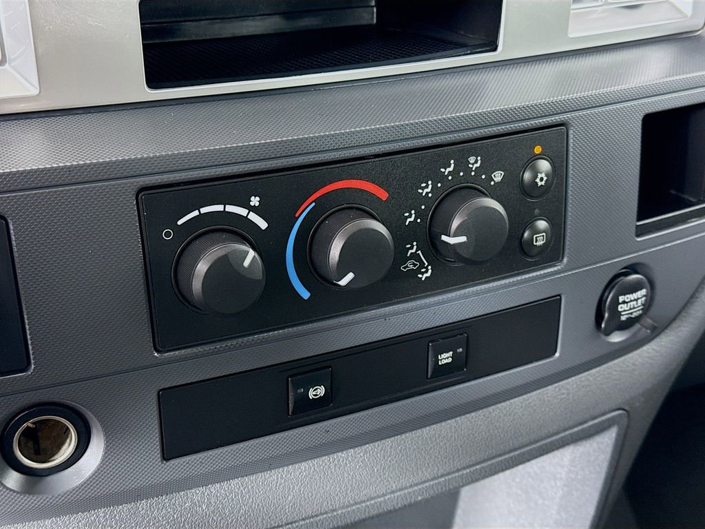 Used 2008 Dodge Ram 2500 Truck SXT w/ Protection Group AWD/4WD image 11