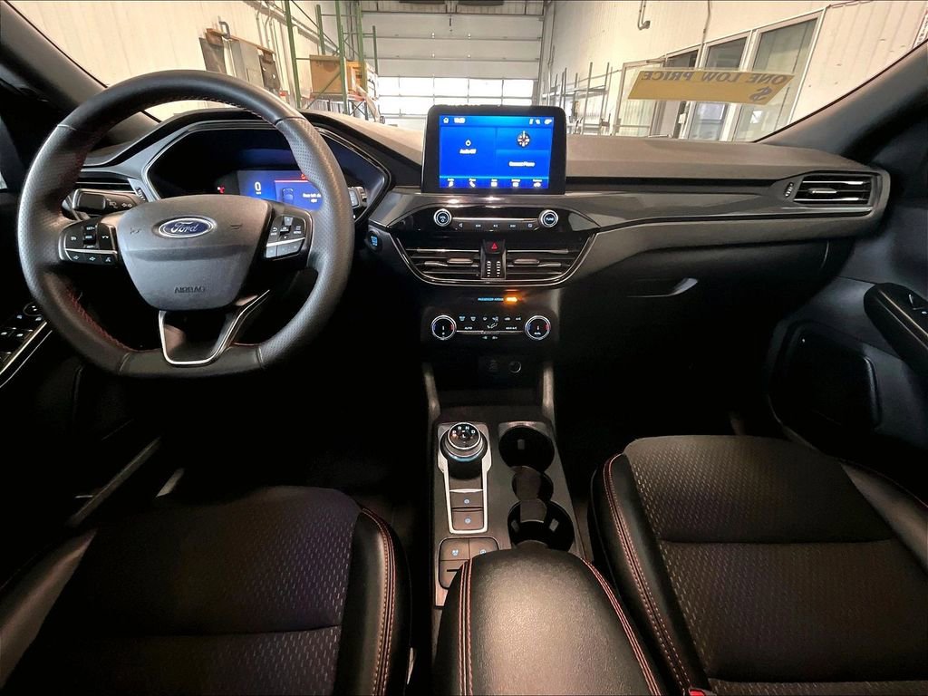 Used 2025 Ford Escape ST-Line image 21