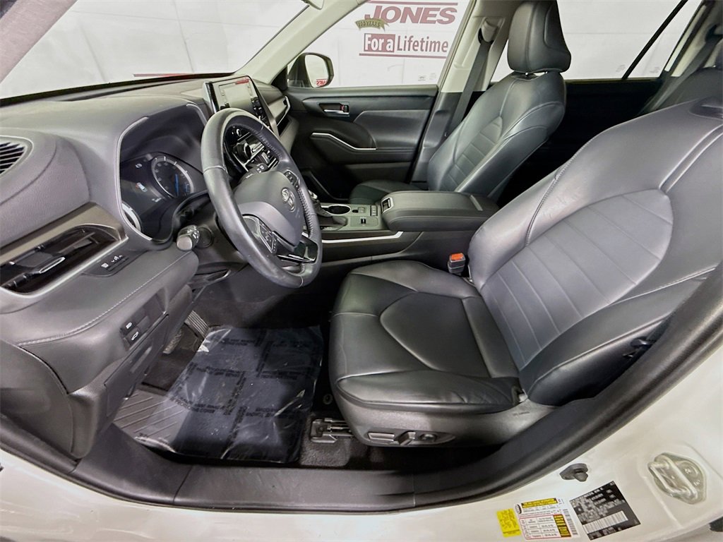 Certified 2020 Toyota Highlander XLE image 27