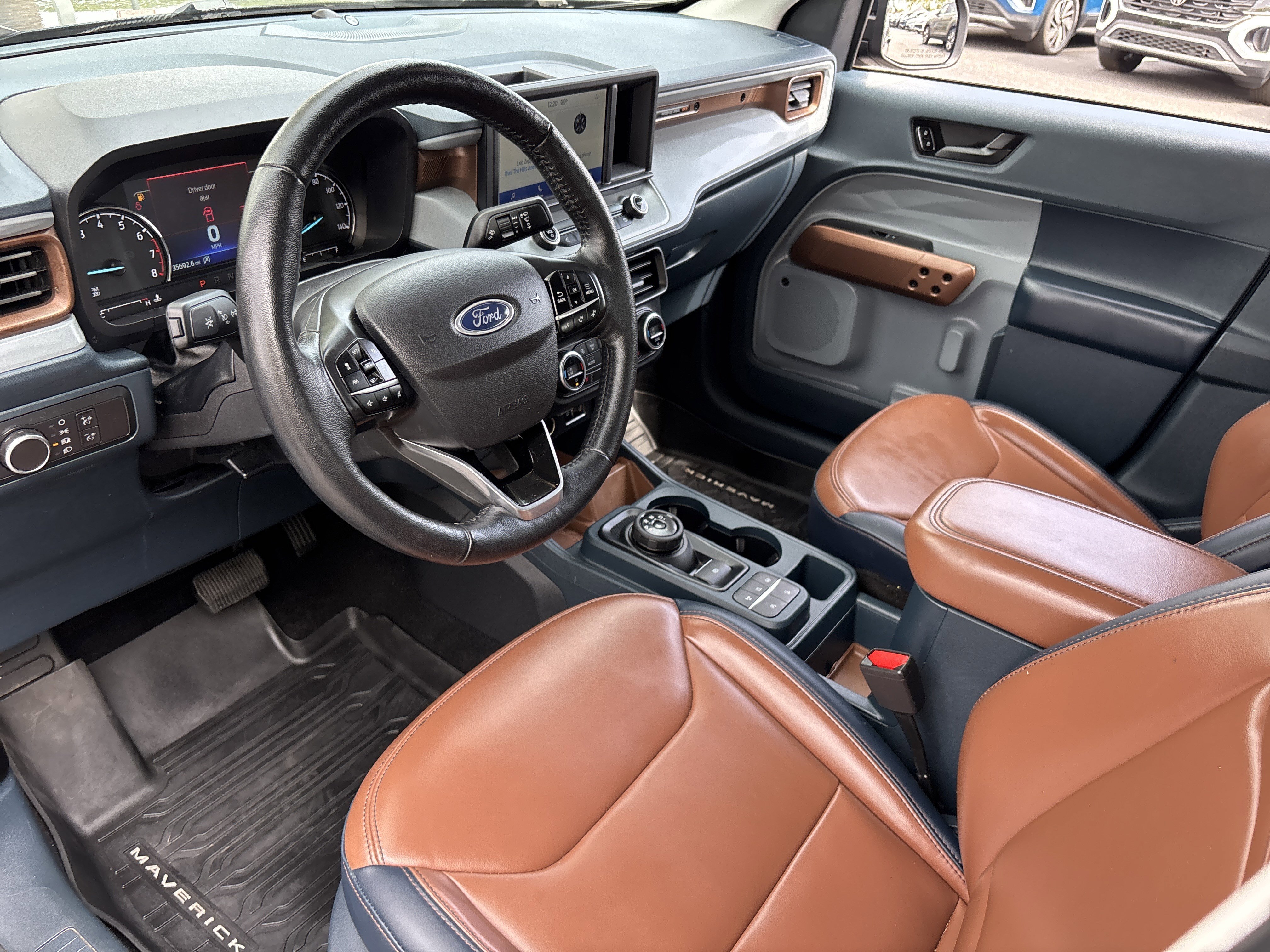 Used 2022 Ford Maverick Lariat w/ Lariat Luxury Package image 16