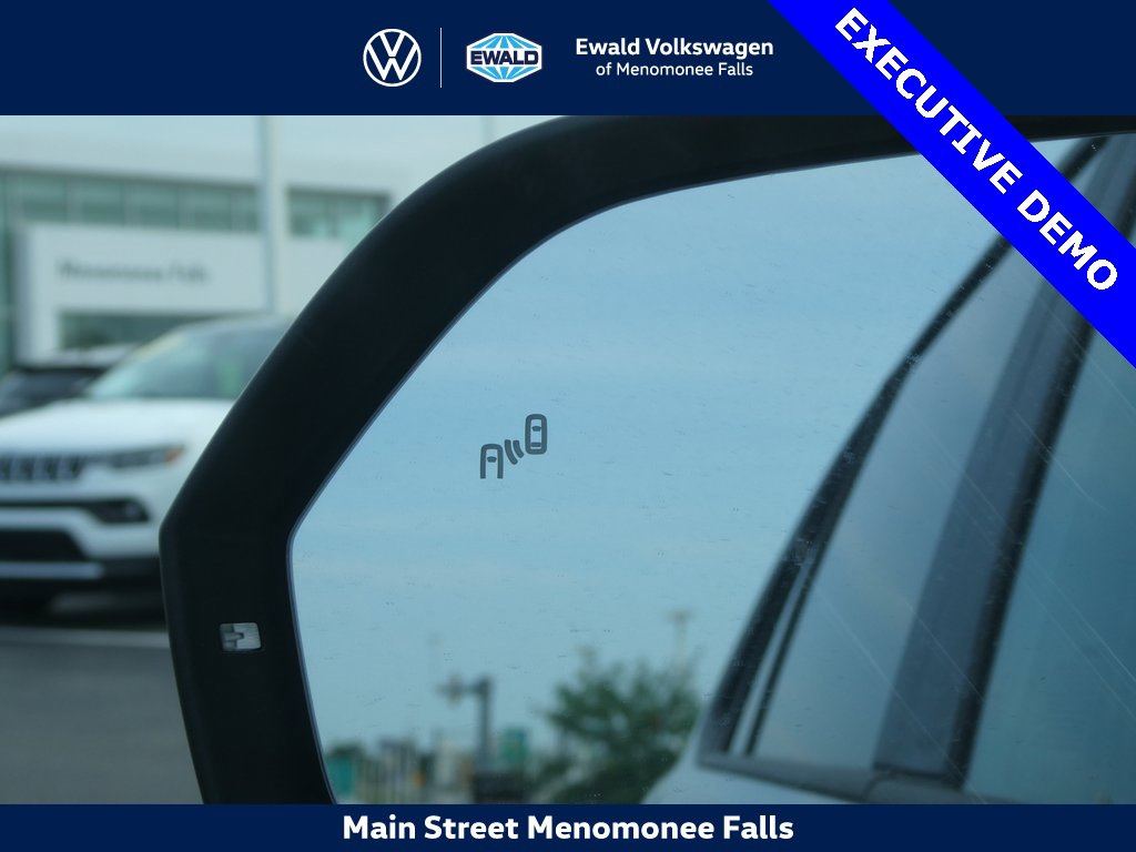 New 2025 Volkswagen Atlas Cross Sport SEL R-Line image 12