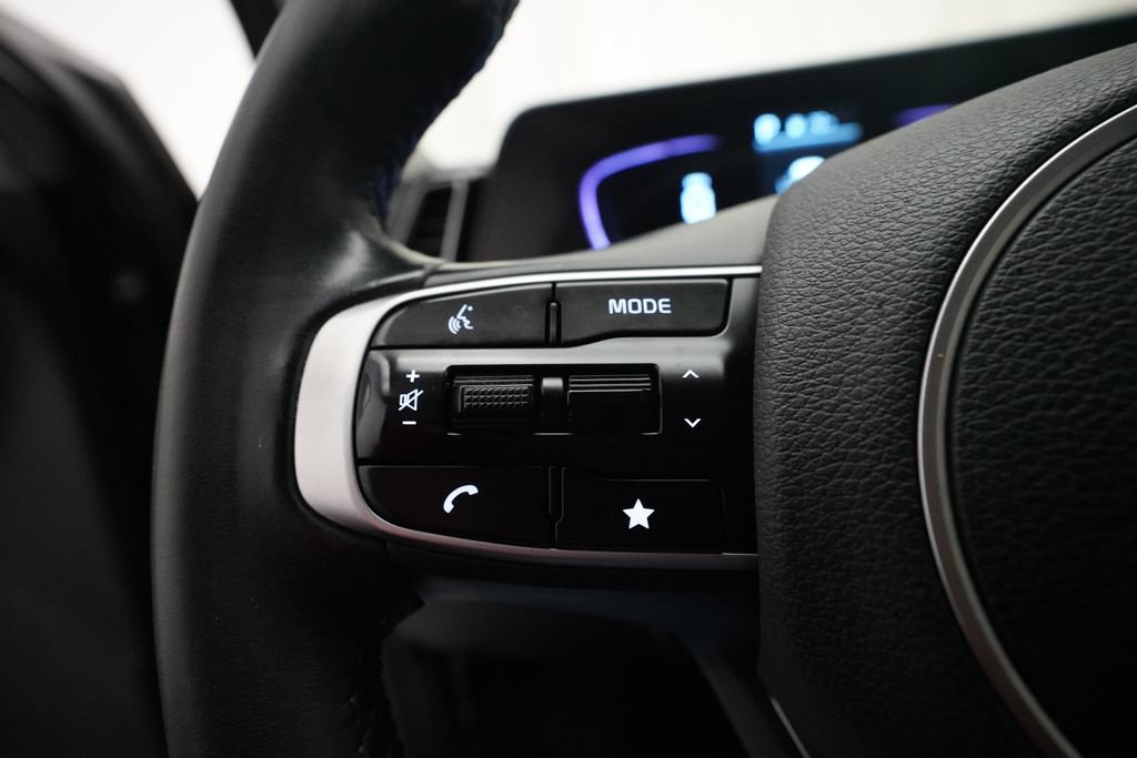 Used 2025 Kia Sportage EX AWD/4WD image 17