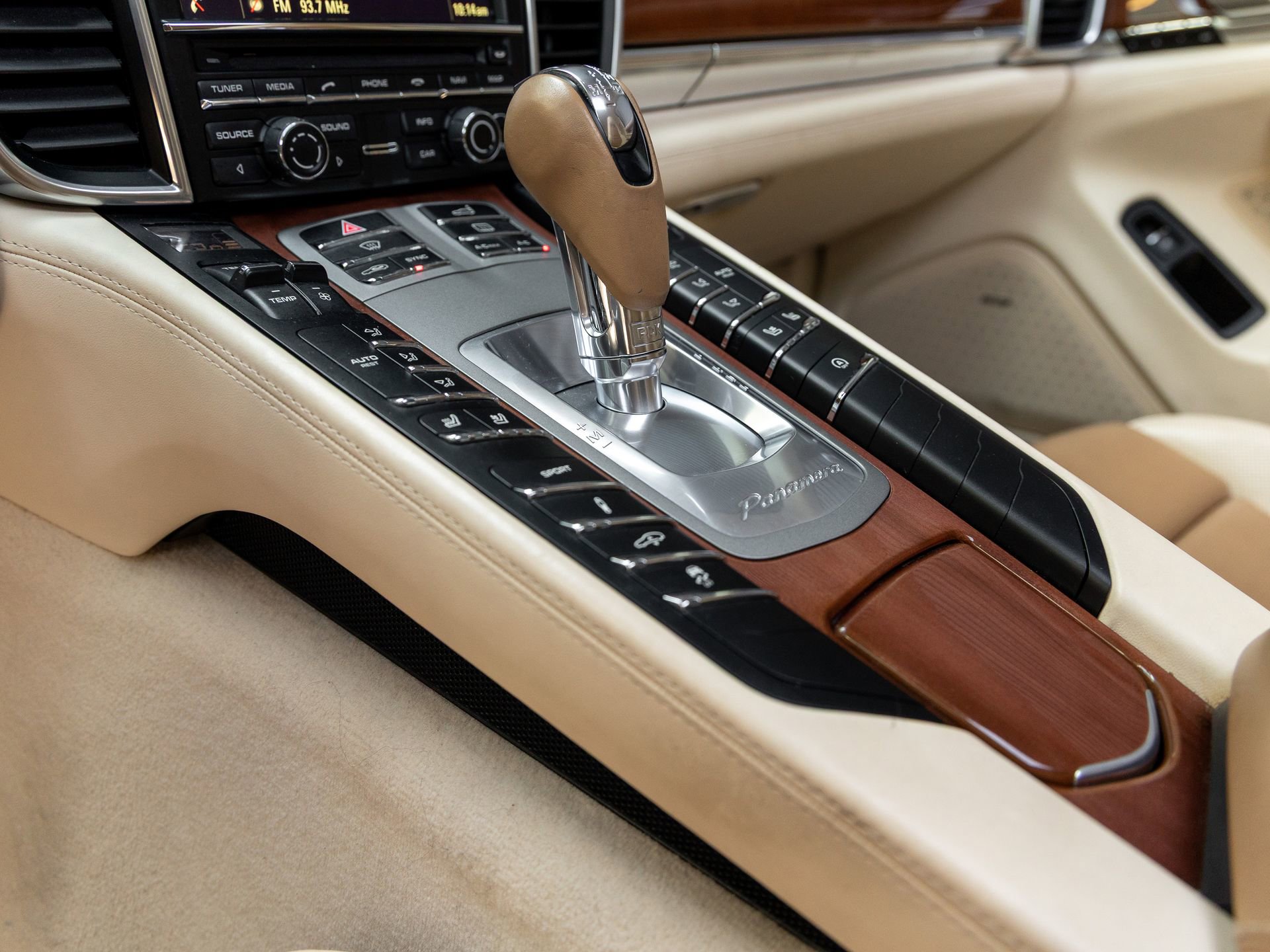 Used 2016 Porsche Panamera S RWD image 25