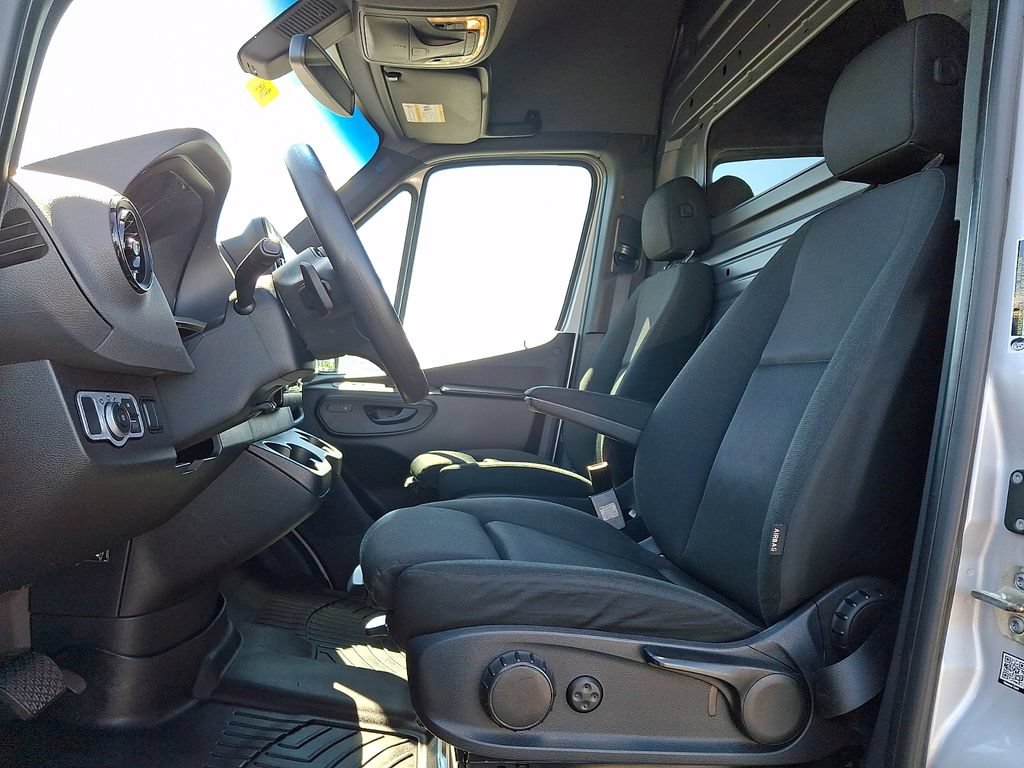 Used 2021 Mercedes-Benz Sprinter 2500 w/ Driver Convenience Package image 13