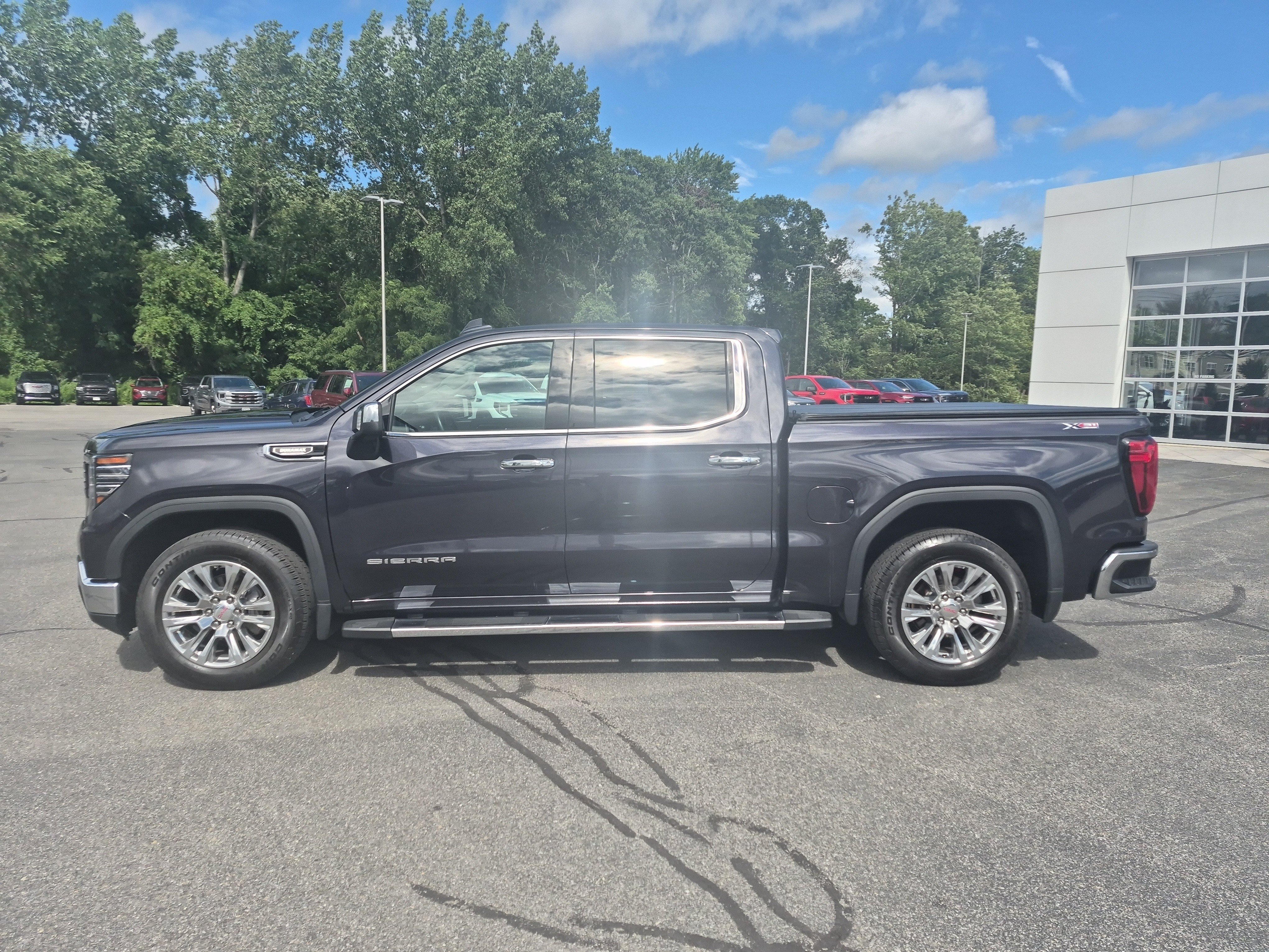 Certified 2022 GMC Sierra 1500 SLT w/ SLT Convenience Package AWD/4WD image 2