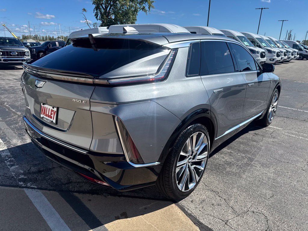 Used 2023 Cadillac Lyriq 2WD image 3