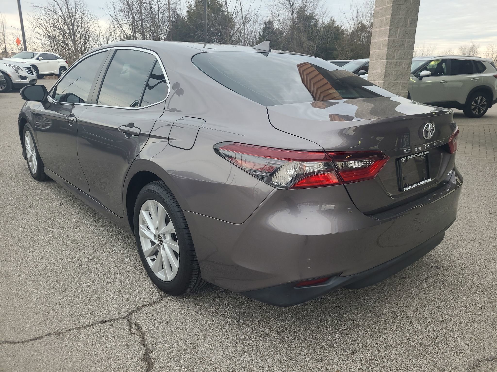 Used 2022 Toyota Camry LE image 5