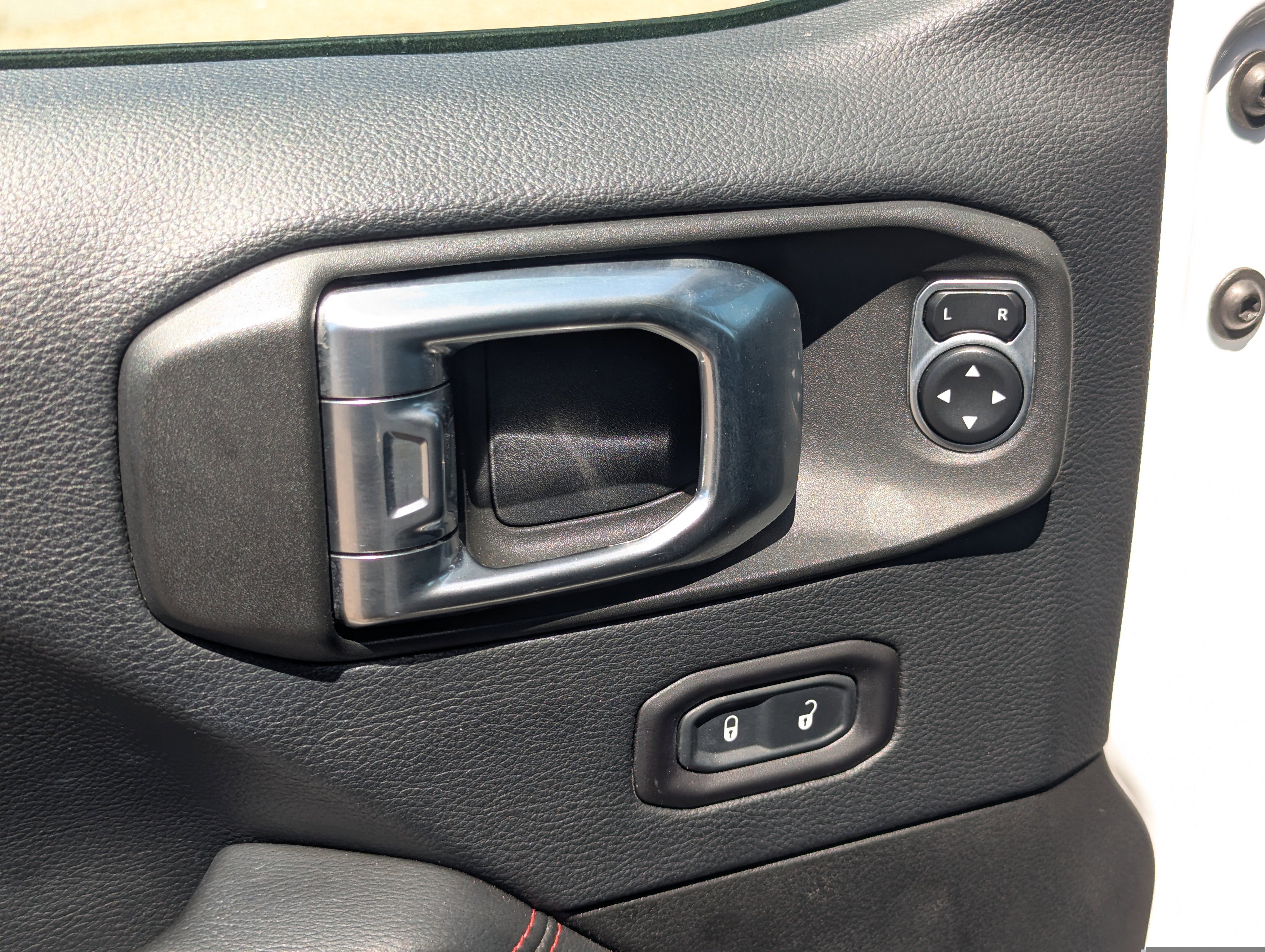 Used 2018 Jeep Wrangler Unlimited Rubicon AWD/4WD image 22