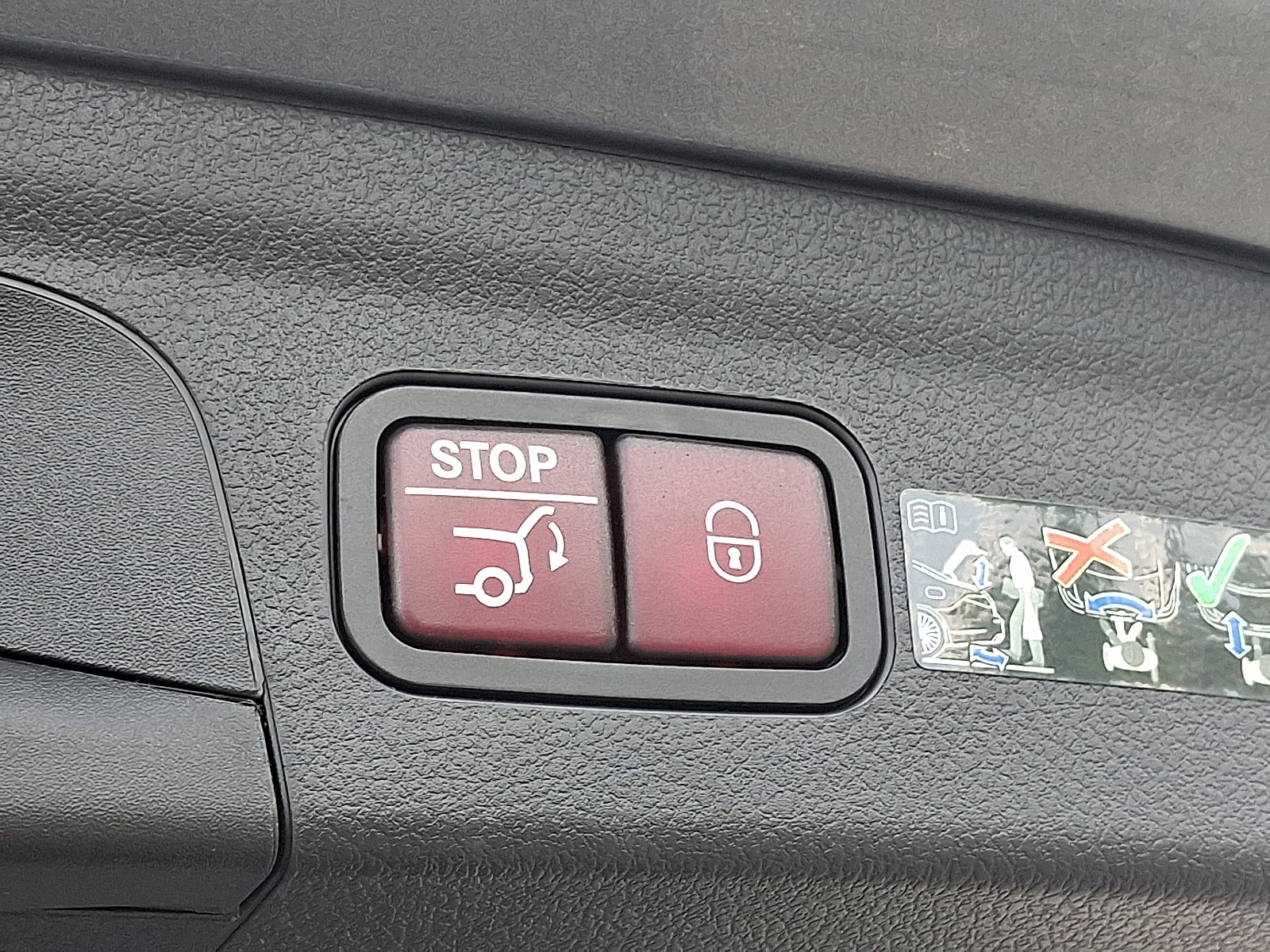 Certified 2025 Mercedes-Benz GLE 350 4MATIC image 30