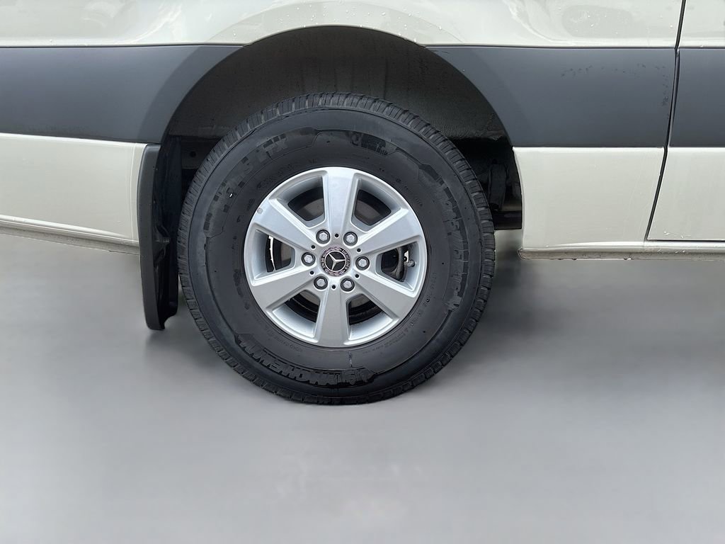 Used 2024 Mercedes-Benz Sprinter 2500 image 12