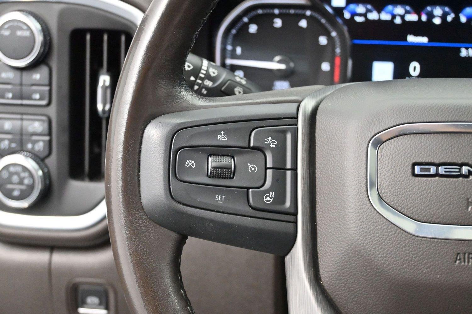 Used 2022 GMC Sierra 1500 Denali w/ Driver Alert Package II AWD/4WD image 17