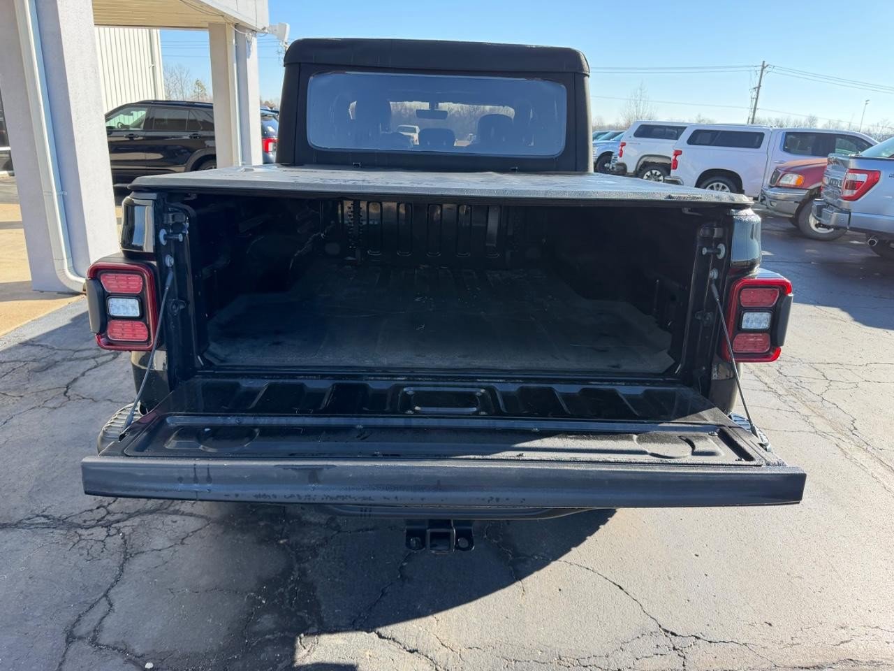 Used 2022 Jeep Gladiator Rubicon w/ Safety Group image 5