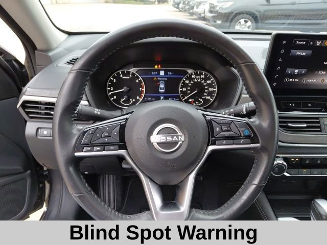 Used 2024 Nissan Altima 2.5 SV w/ SV Premium Package FWD image 11