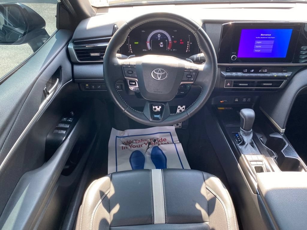 Used 2025 Toyota Camry SE w/ Convenience Package FWD image 10
