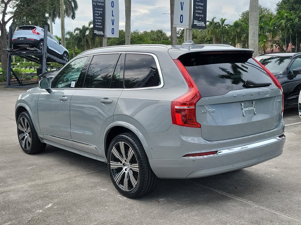 Certified 2025 Volvo XC90 T8 Plus w/ Protection Package Premier AWD/4WD image 5