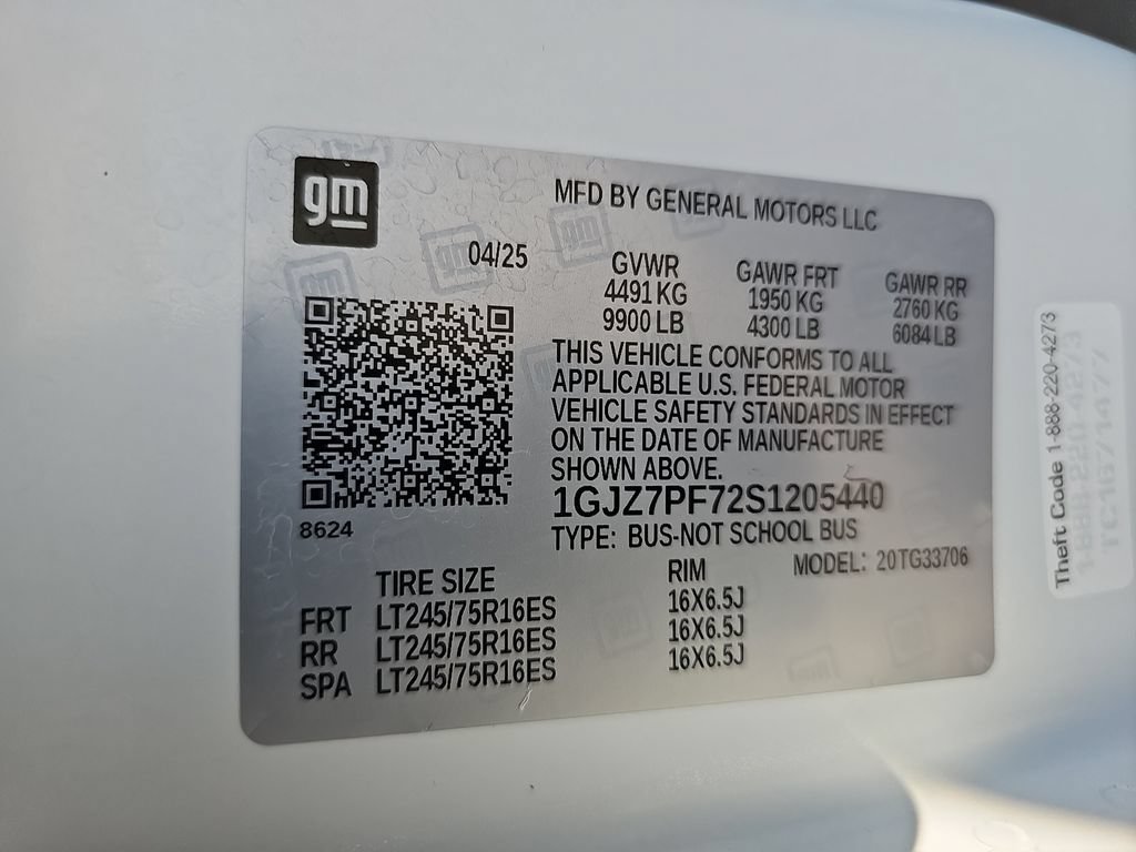 Used 2025 GMC Savana 3500 LT w/ LT Preferred Equipment Group RWD image 23