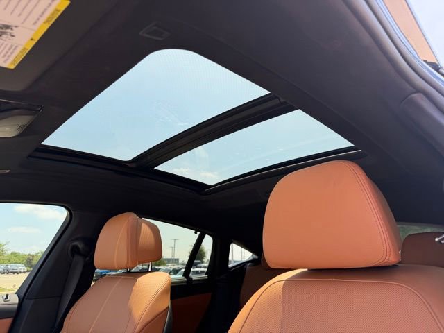 Used 2022 BMW X6 M50i w/ Executive Package AWD/4WD image 9