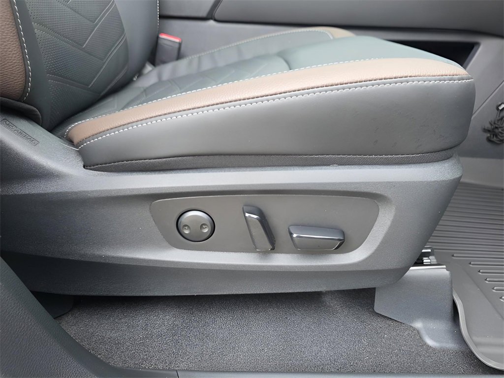 New 2025 Nissan Pathfinder Platinum image 15