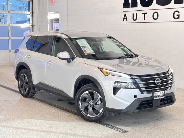 Used 2025 Nissan Rogue SV image 1