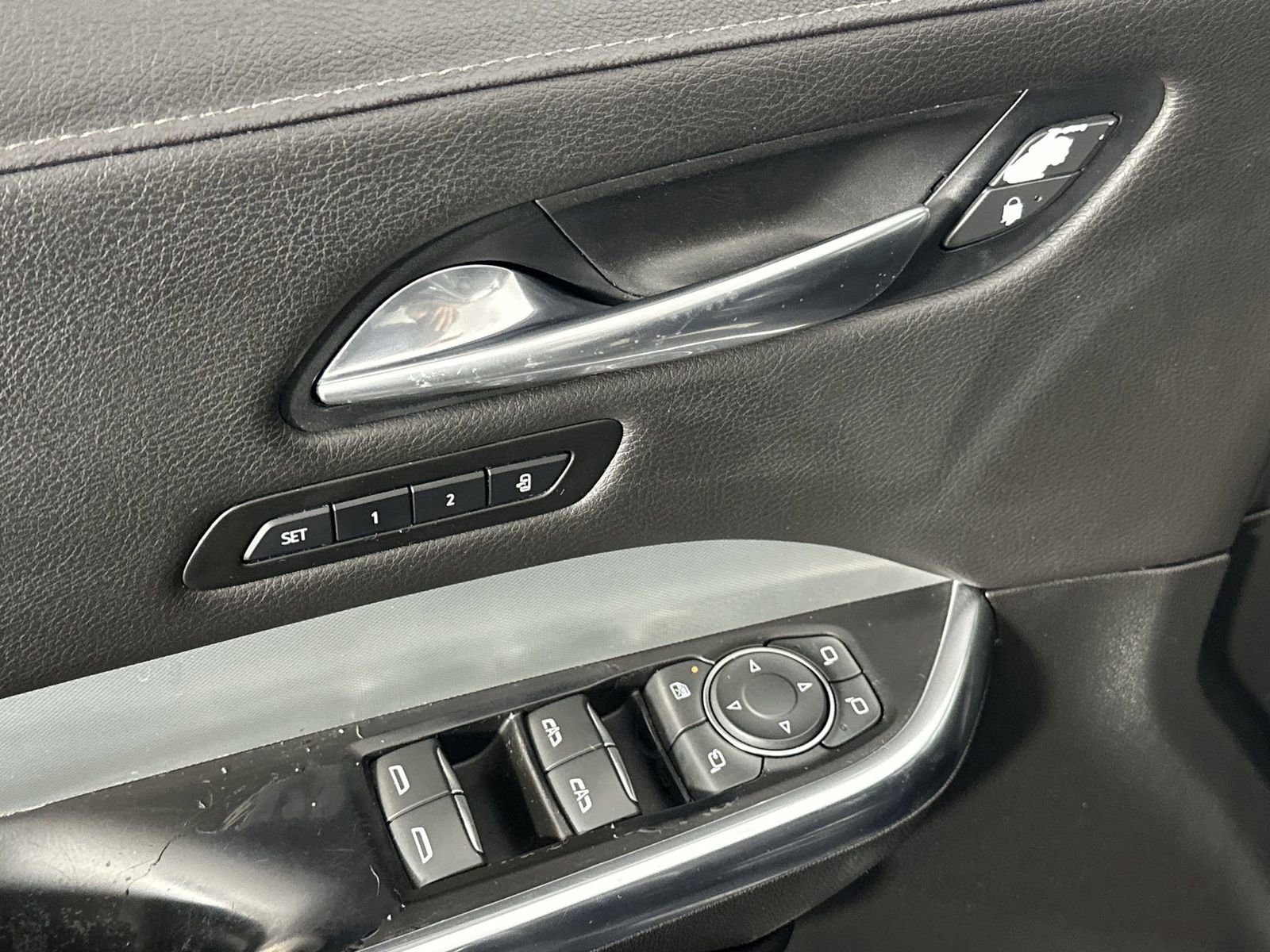 Used 2019 Cadillac XT4 Premium Luxury image 17