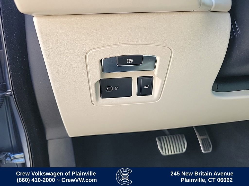 Used 2018 Land Rover Range Rover Velar R-Dynamic HSE AWD/4WD image 39