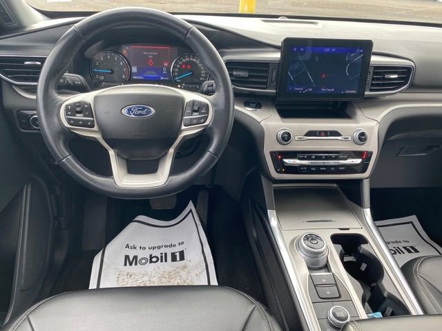 Used 2023 Ford Explorer XLT image 4