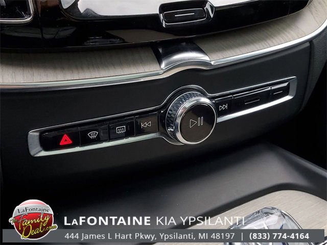 Used 2022 Volvo XC60 B6 Inscription w/ Protection Package Premier image 40