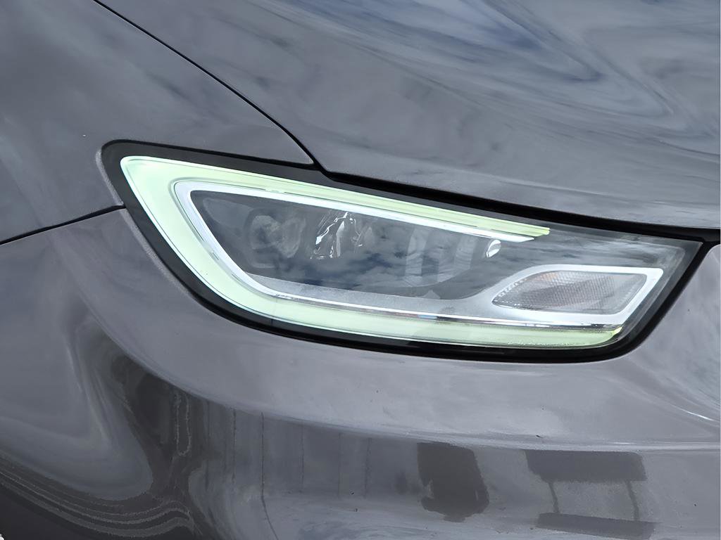 Used 2021 Chrysler Pacifica Touring image 8