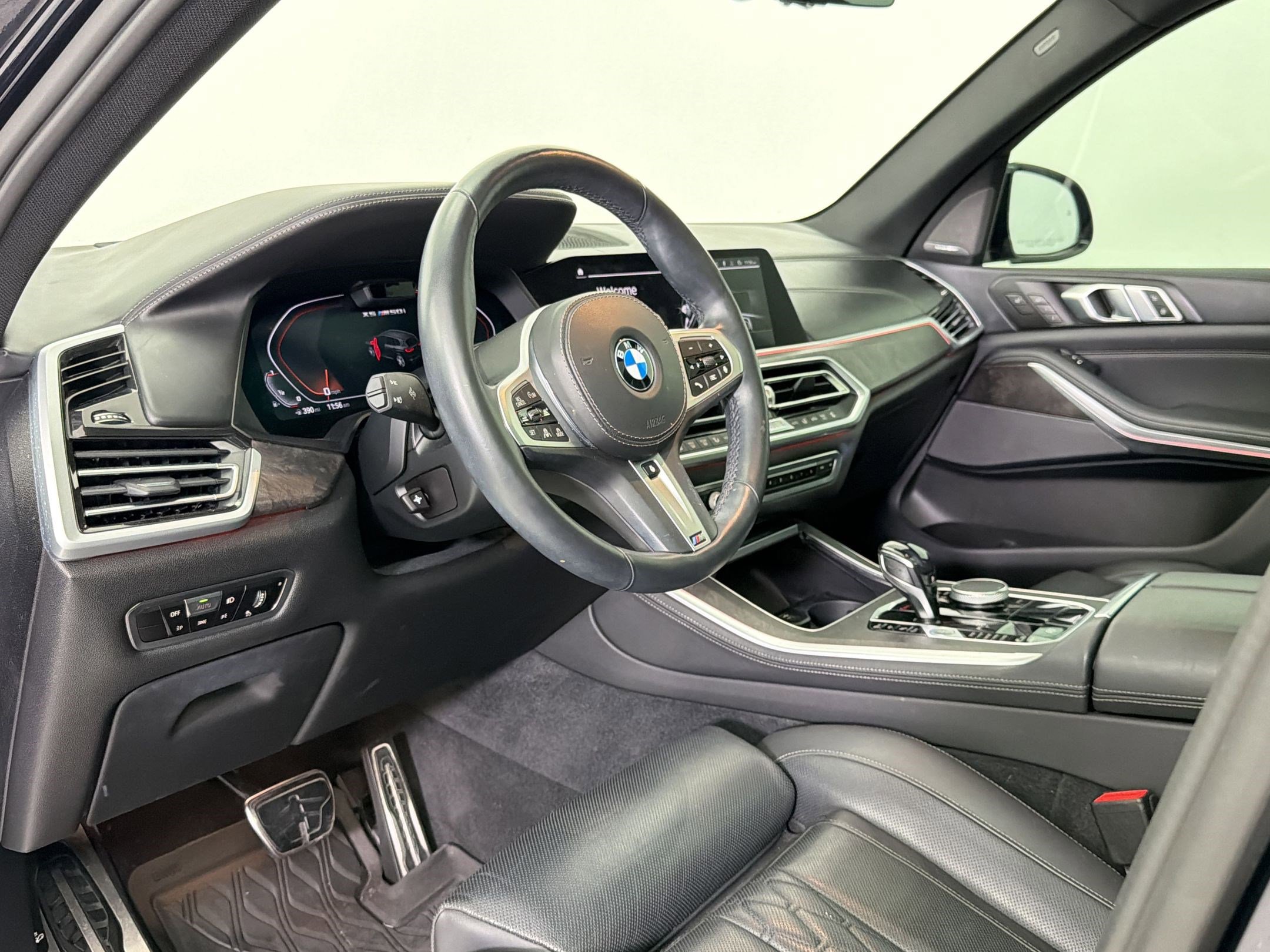 Used 2022 BMW X5 M50i w/ Dynamic Handling Package image 4