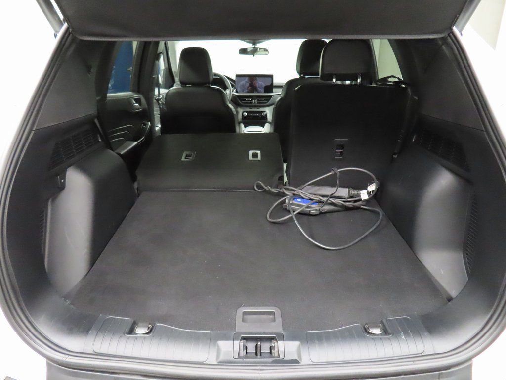 Used 2023 Ford Escape SE image 36