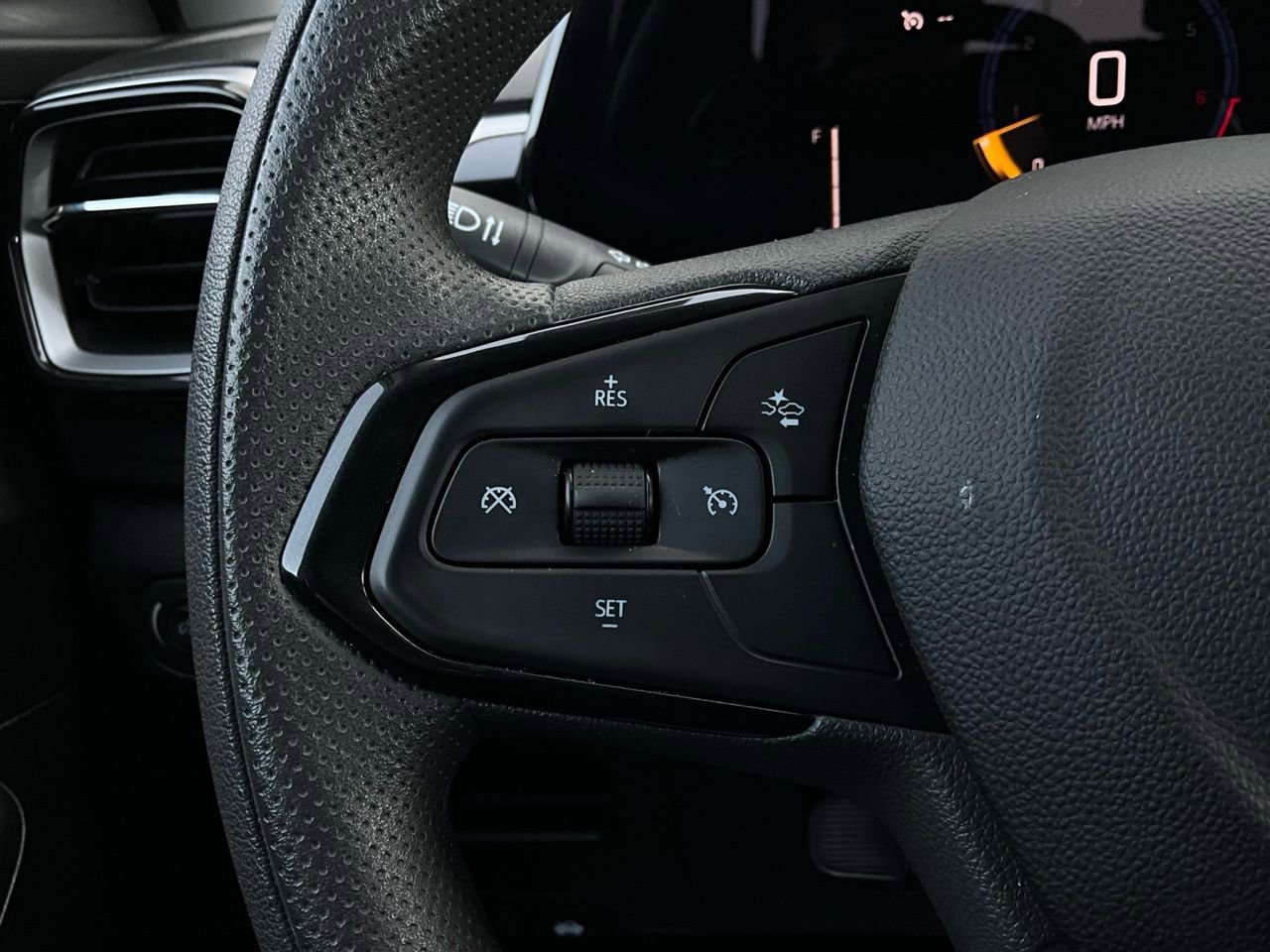 Used 2025 Chevrolet TrailBlazer LT image 31