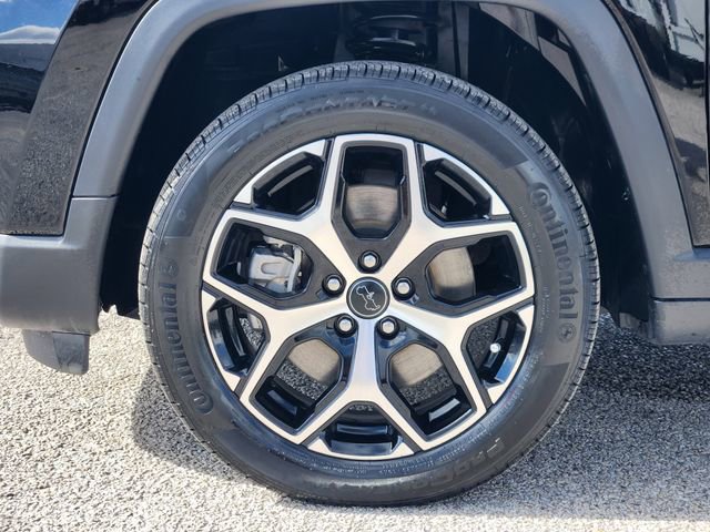 Used 2025 Jeep Compass Limited image 10