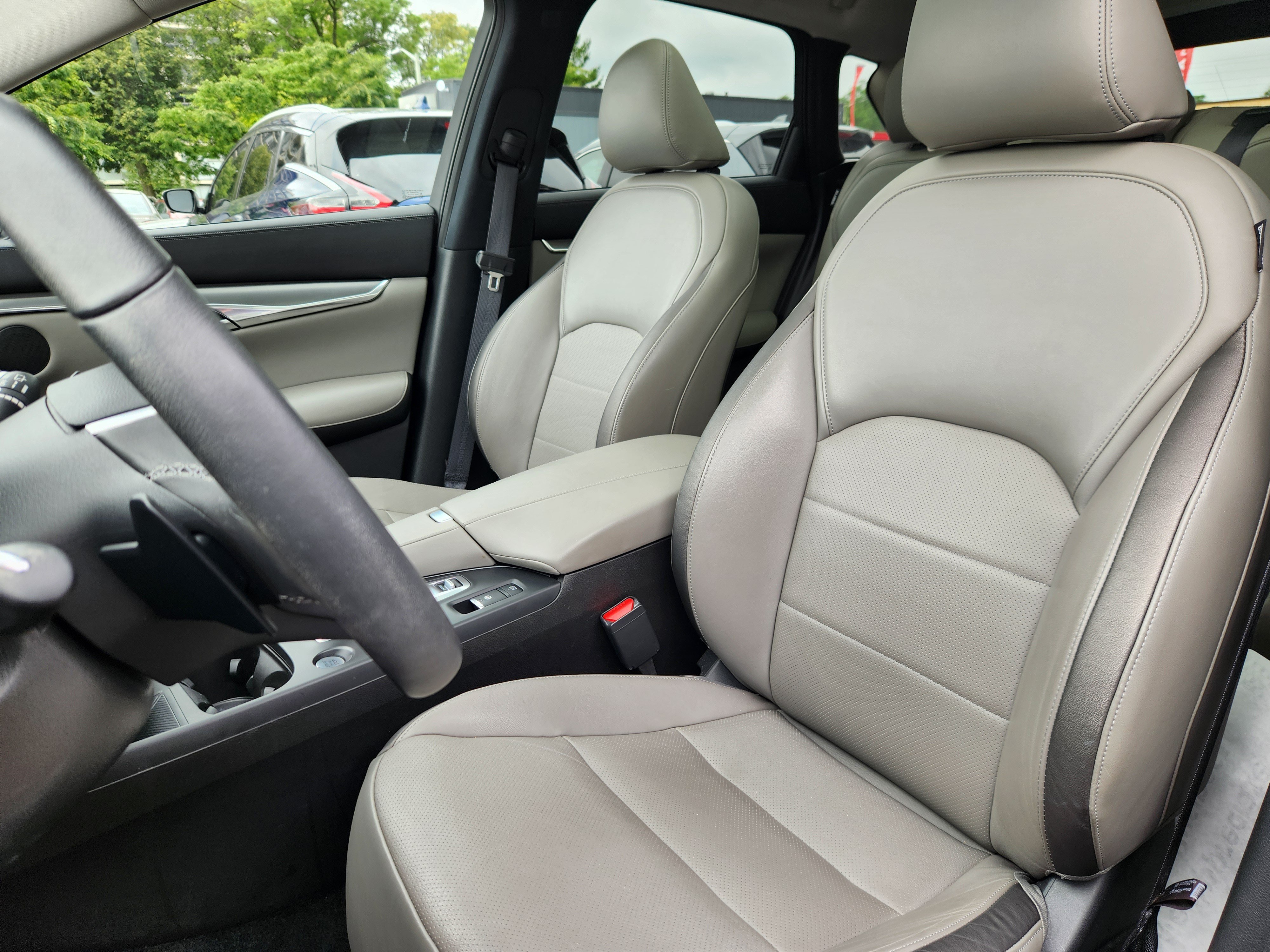 Used 2023 INFINITI QX50 Luxe AWD/4WD image 7