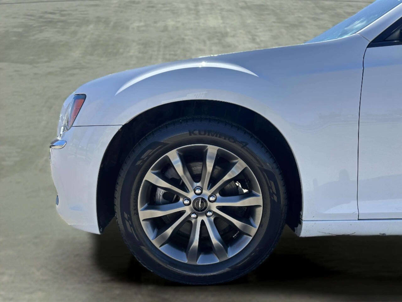 Used 2014 Chrysler 300 S image 33