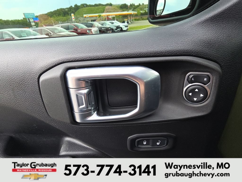 Used 2021 Jeep Wrangler Unlimited Rubicon w/ LED Lighting Group AWD/4WD image 13