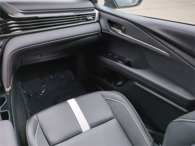 Used 2025 Toyota Camry SE image 16