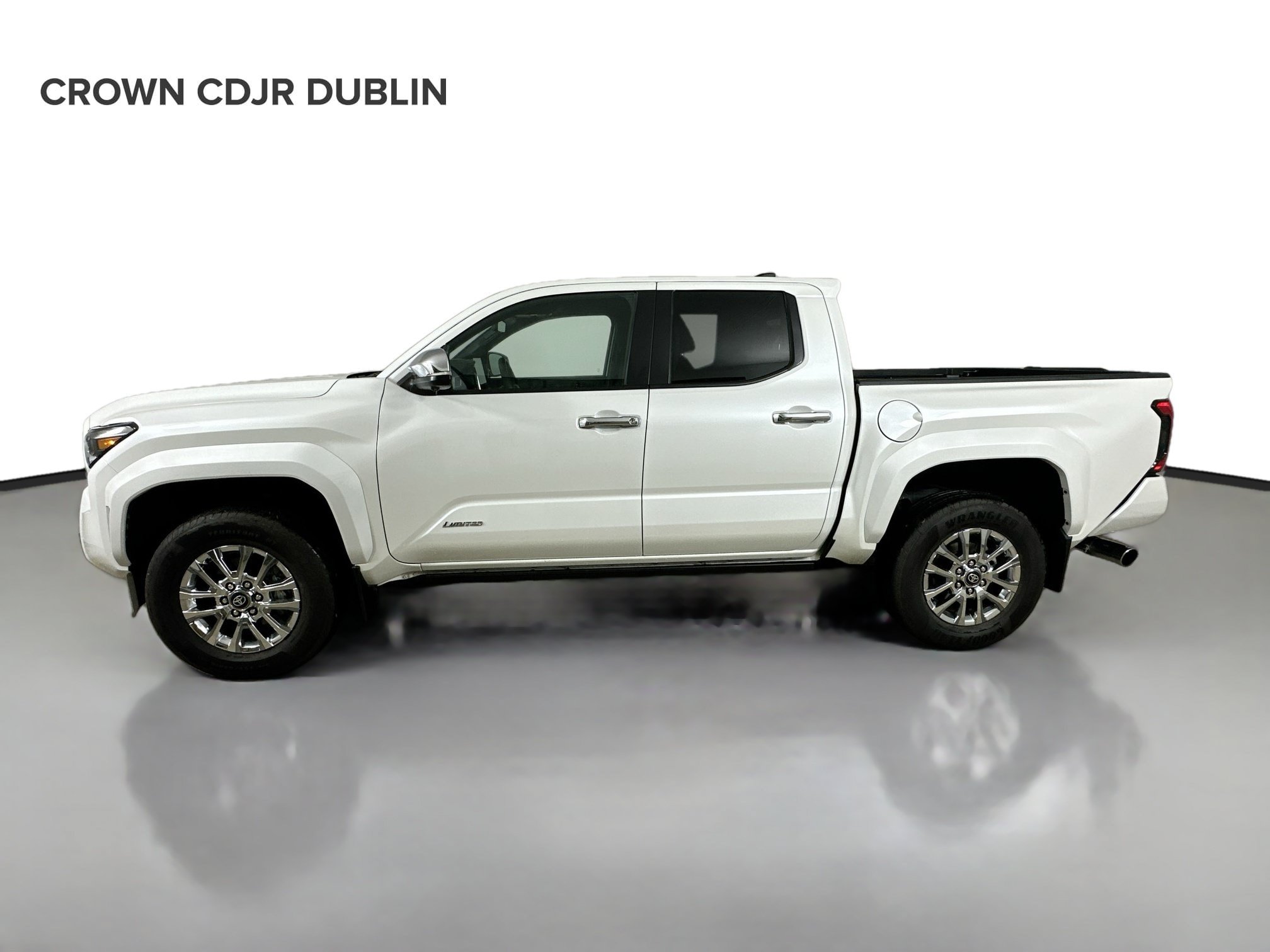 Used 2026 Toyota Tacoma Limited AWD/4WD image 8