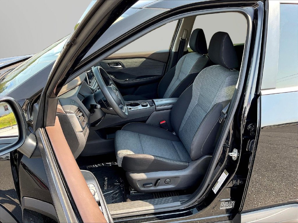 Used 2023 Nissan Rogue SV AWD/4WD image 24