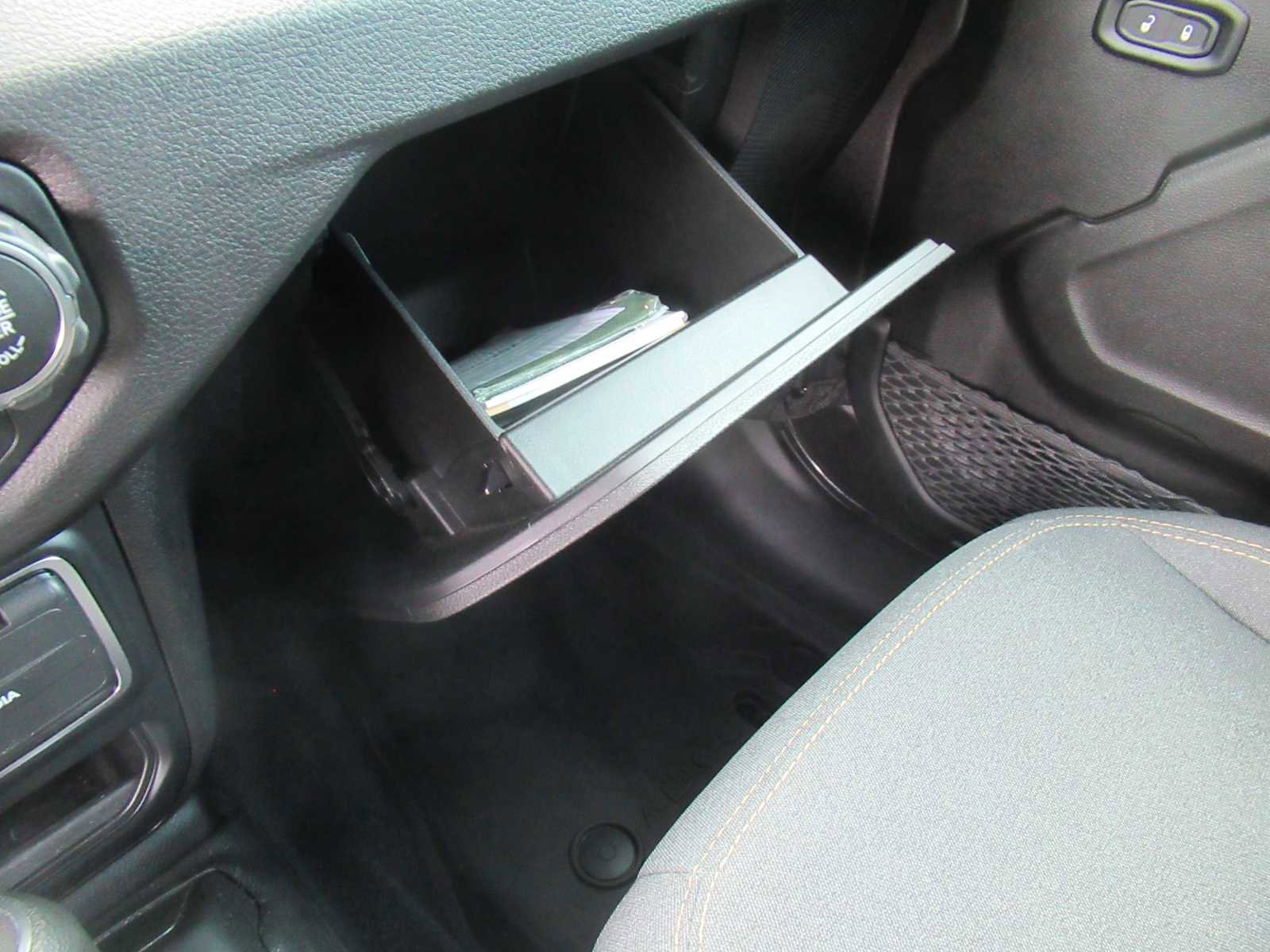 Used 2025 Jeep Wrangler Sport S image 37