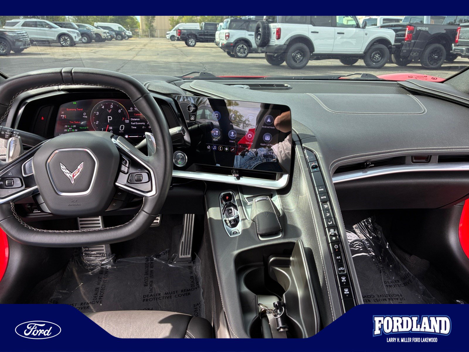 Used 2022 Chevrolet Corvette Stingray Coupe w/ Z51 Performance Package RWD image 18
